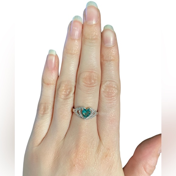 Green Triple Heart Ring - Picture 2 of 3